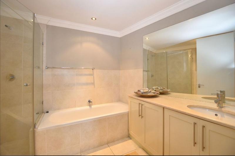 2 Bedroom Property for Sale in Bloubergstrand Western Cape